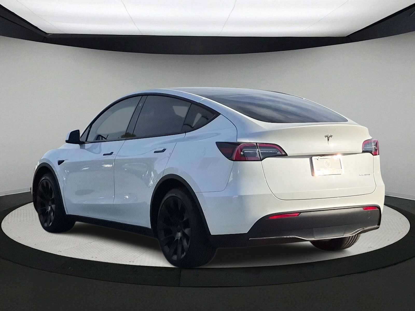 Used 2021 Tesla Model Y Long Range AWD/4WD image 6