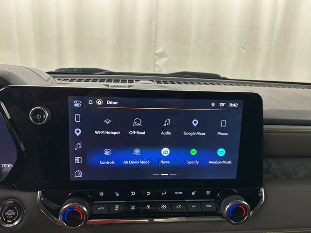 Used 2025 Chevrolet Colorado ZR2 w/ Technology Package AWD/4WD image 16