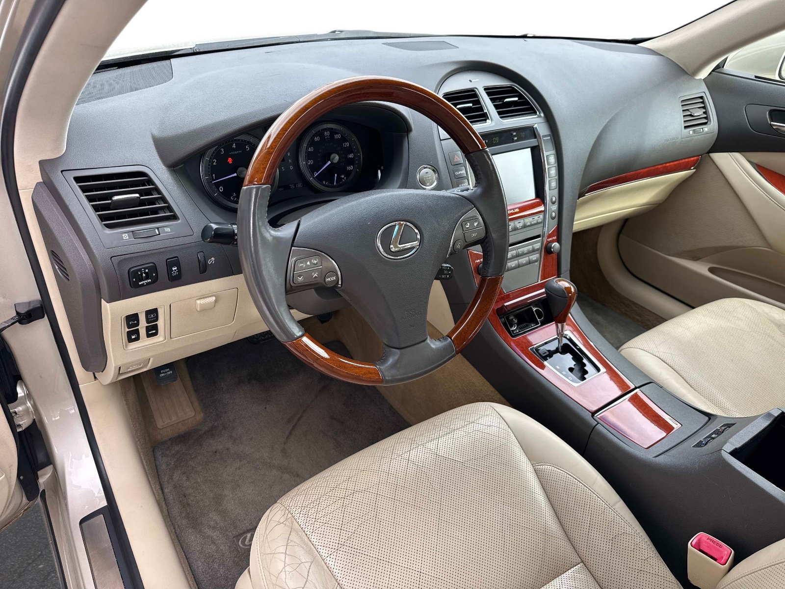 Used 2010 Lexus ES 350 w/ Preferred Accessory Package FWD image 21