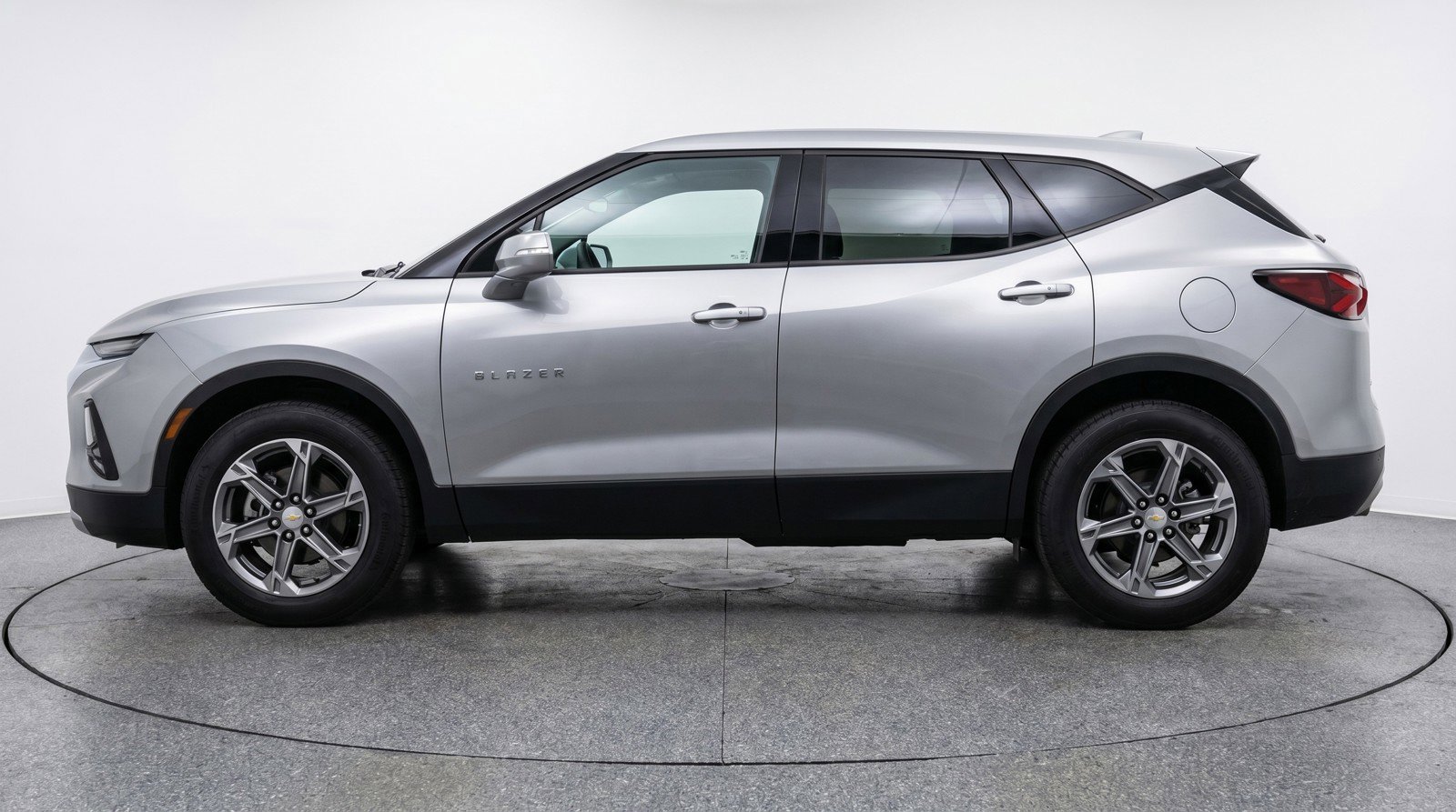 Used 2025 Chevrolet Blazer LT FWD image 5