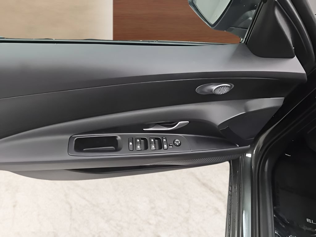 New 2026 Hyundai Elantra SE FWD image 11