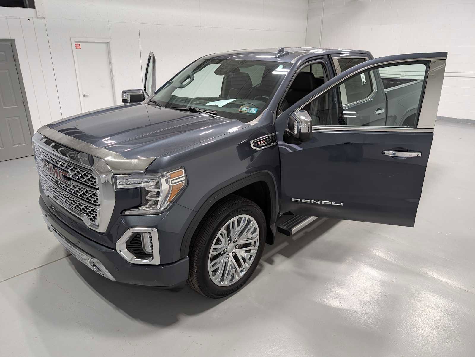 Used 2021 GMC Sierra 1500 Denali w/ Denali Ultimate Package image 17