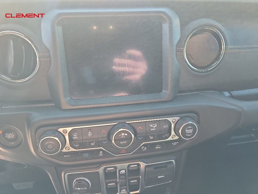 Used 2022 Jeep Wrangler Unlimited Sahara AWD/4WD image 13