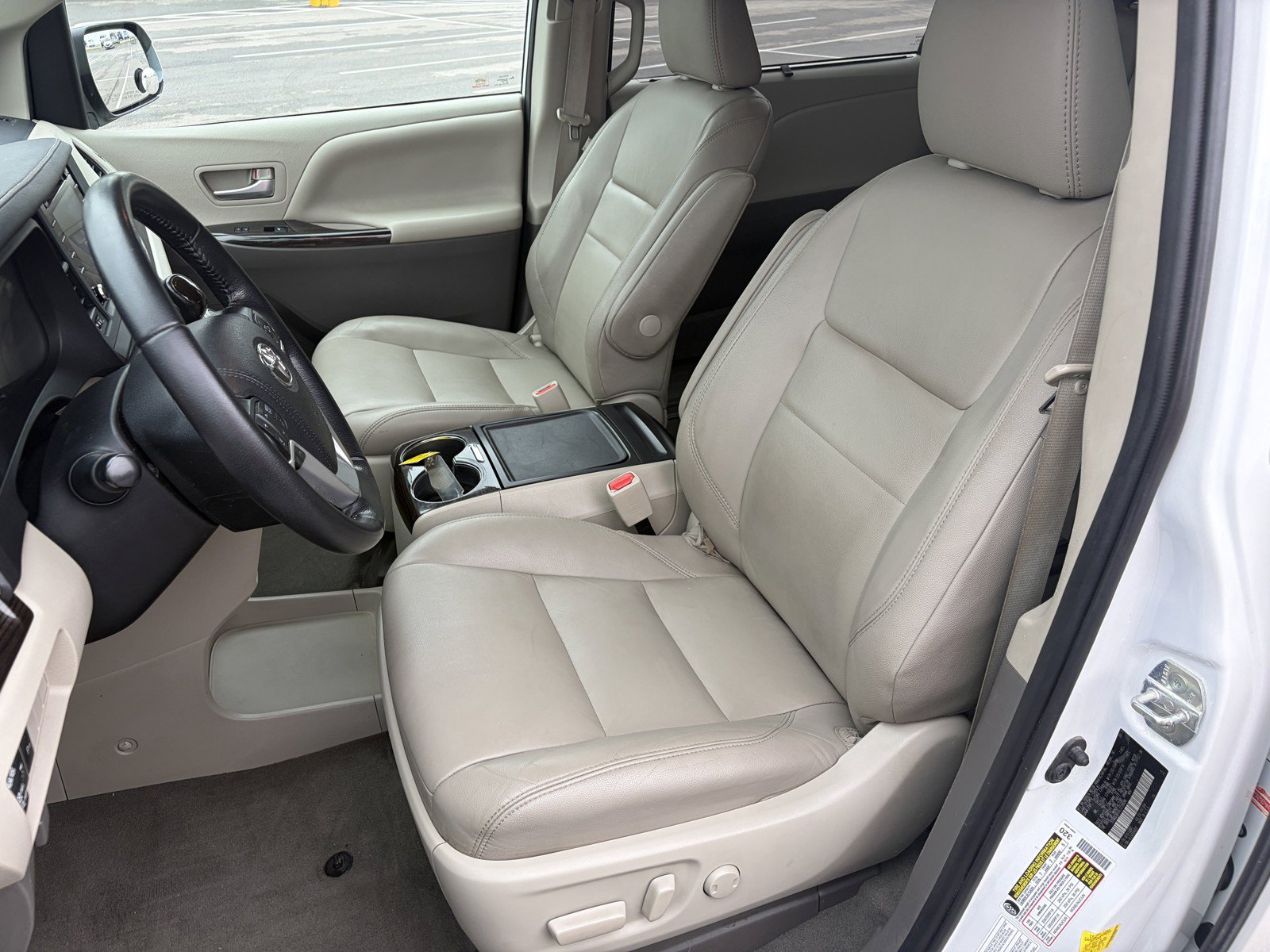 Used 2020 Toyota Sienna XLE w/ XLE Navigation Package AWD/4WD image 12