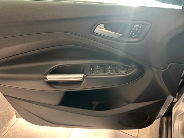 Used 2018 Ford C-MAX Titanium w/ Equipment Group 301A FWD image 20