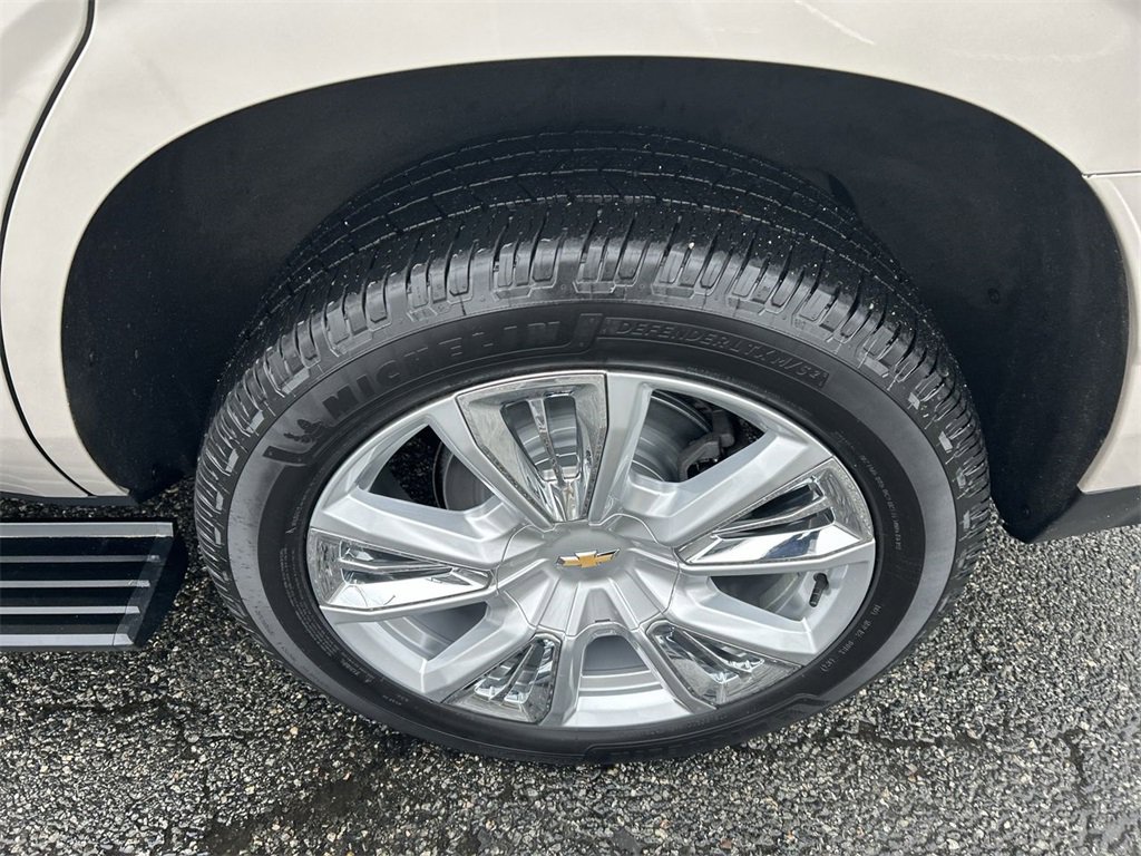 Used 2021 Chevrolet Tahoe High Country w/ Premium Package image 11