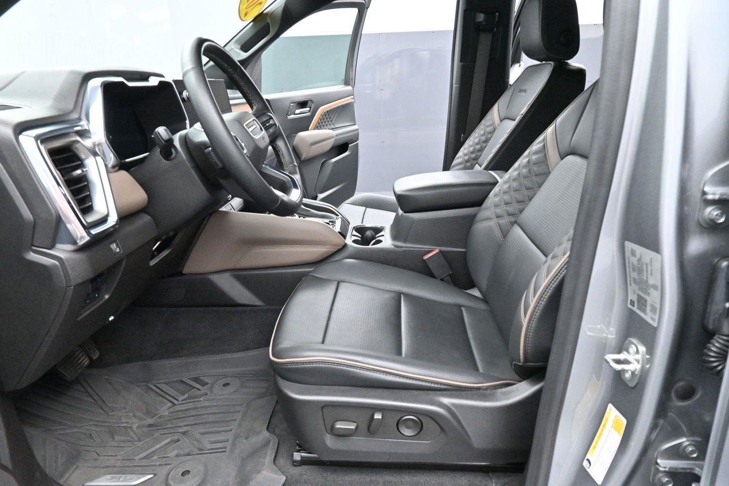 Used 2023 GMC Canyon Denali AWD/4WD image 13