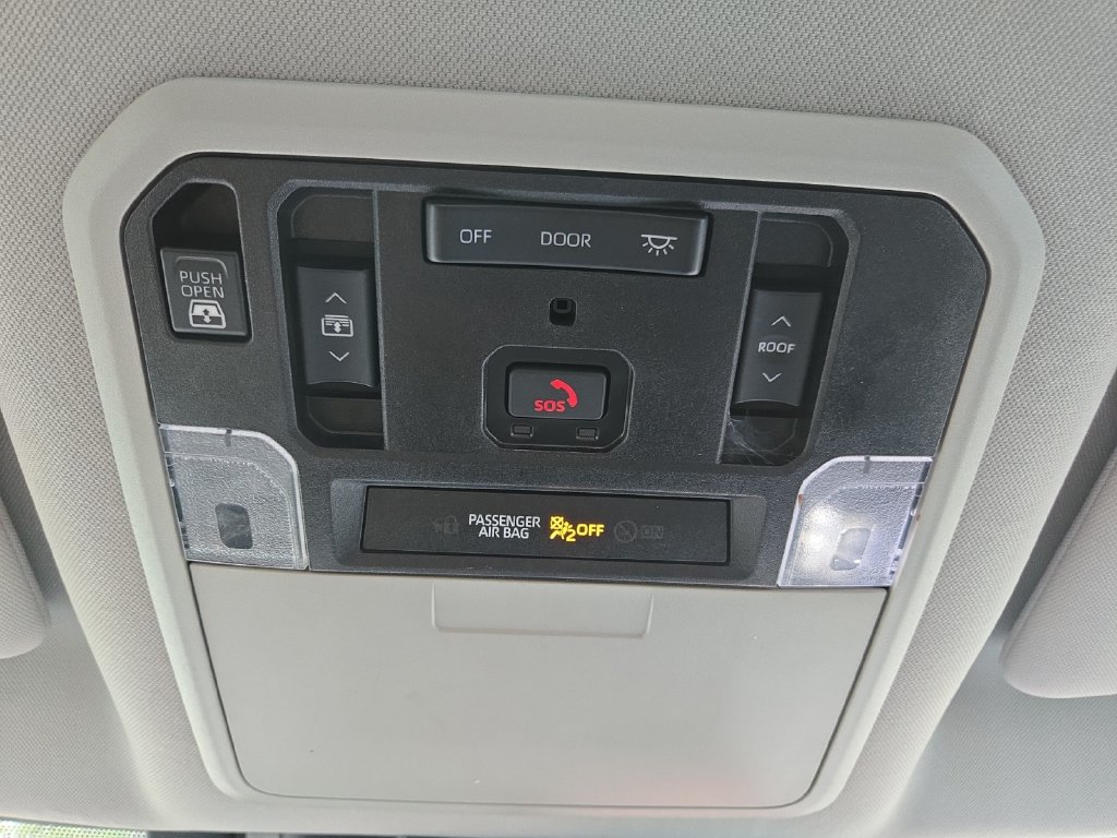Used 2024 Toyota Tundra Limited AWD/4WD image 33