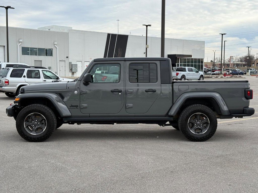 Used 2021 Jeep Gladiator Sport image 2