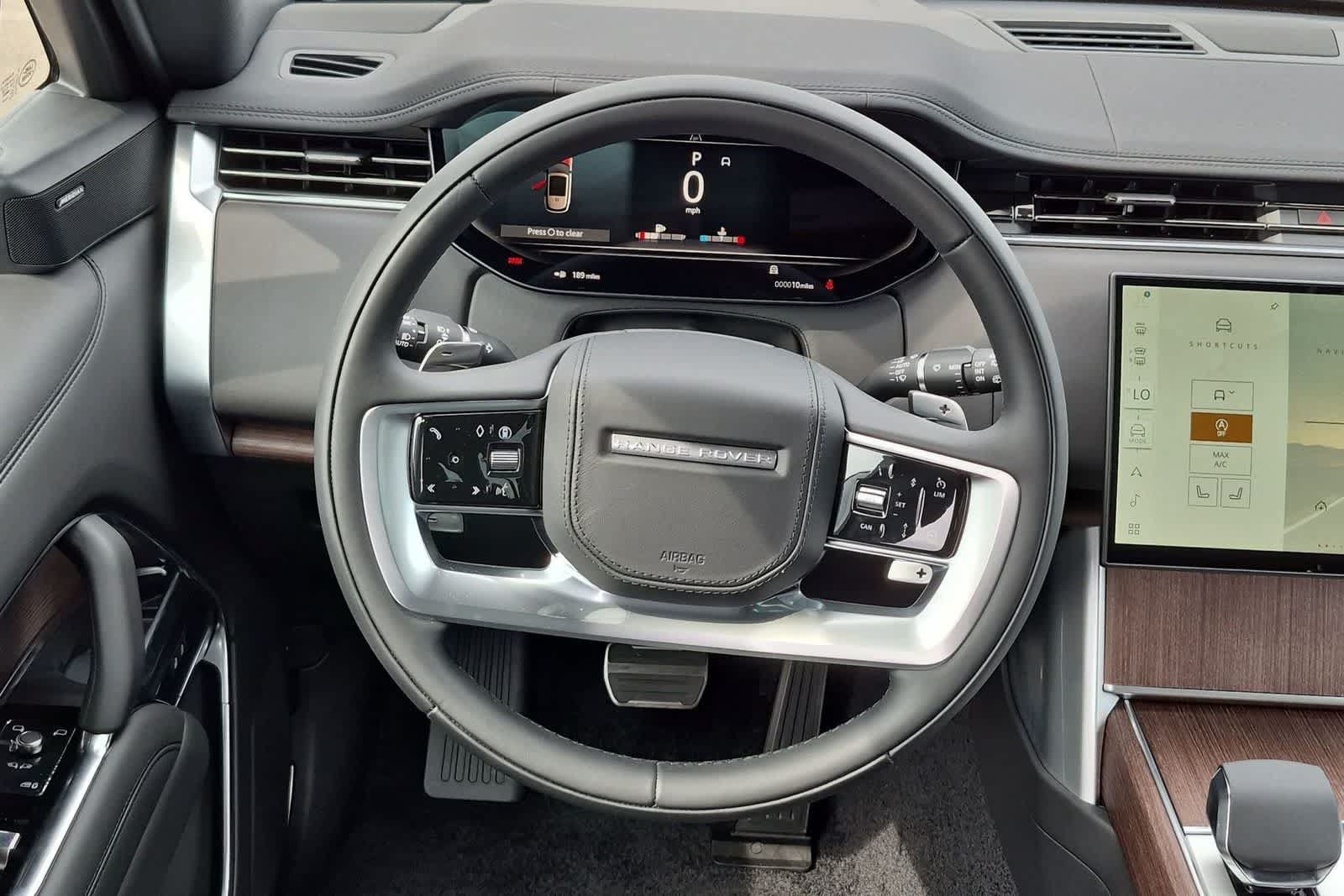New 2026 Land Rover Range Rover Long Wheelbase SE AWD/4WD image 23
