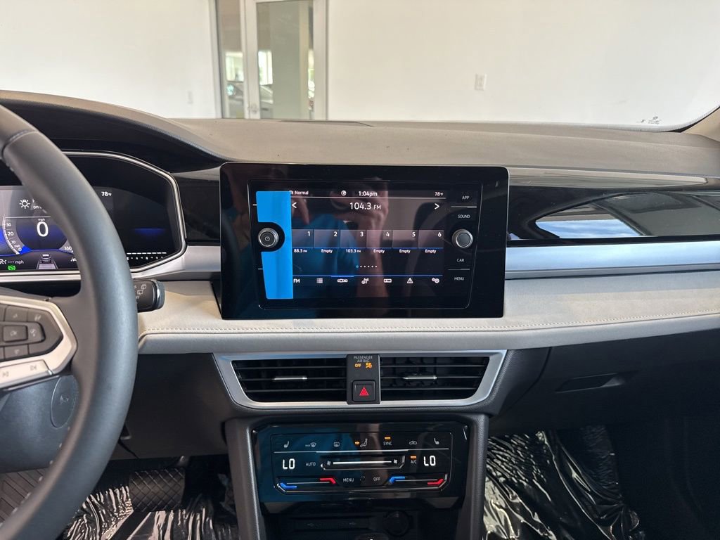 New 2025 Volkswagen Taos SE image 22