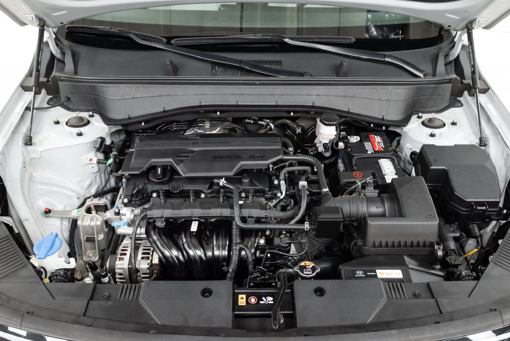 Used 2025 Hyundai Kona SEL FWD image 3