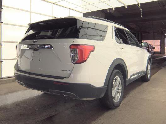 Used 2023 Ford Explorer XLT w/ Equipment Group 202A image 4
