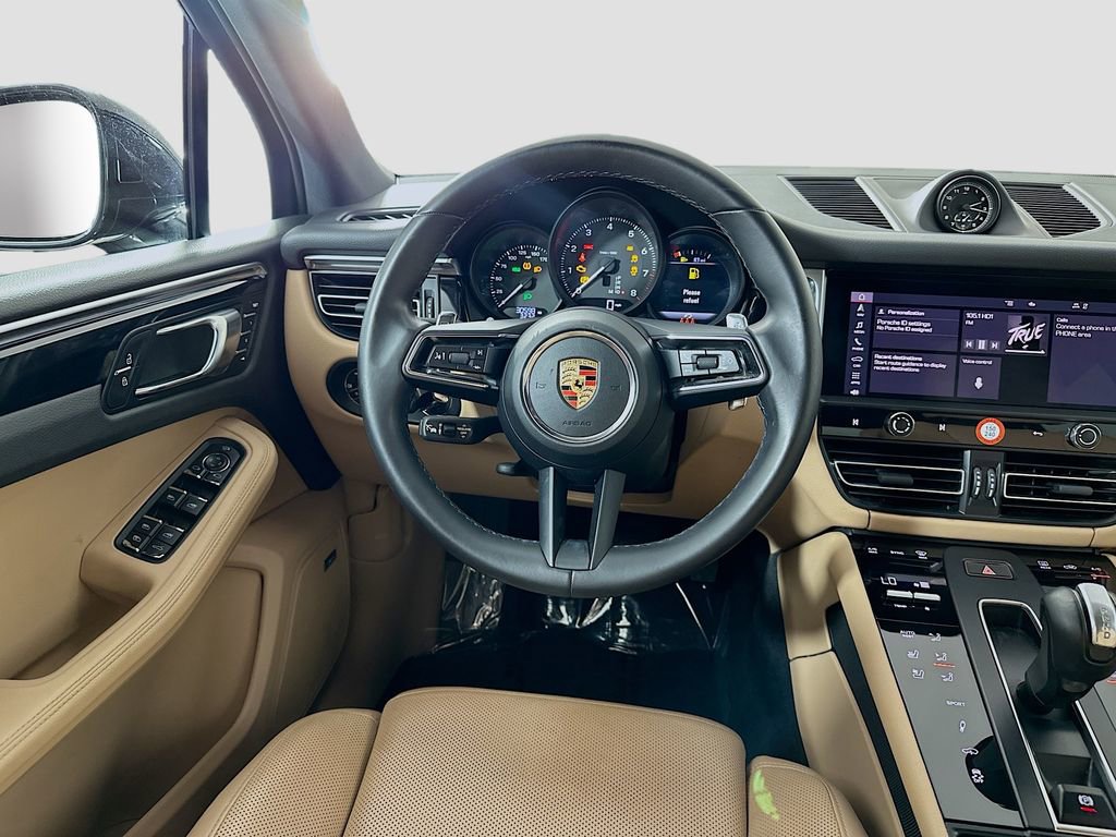Certified 2024 Porsche Macan AWD/4WD image 25