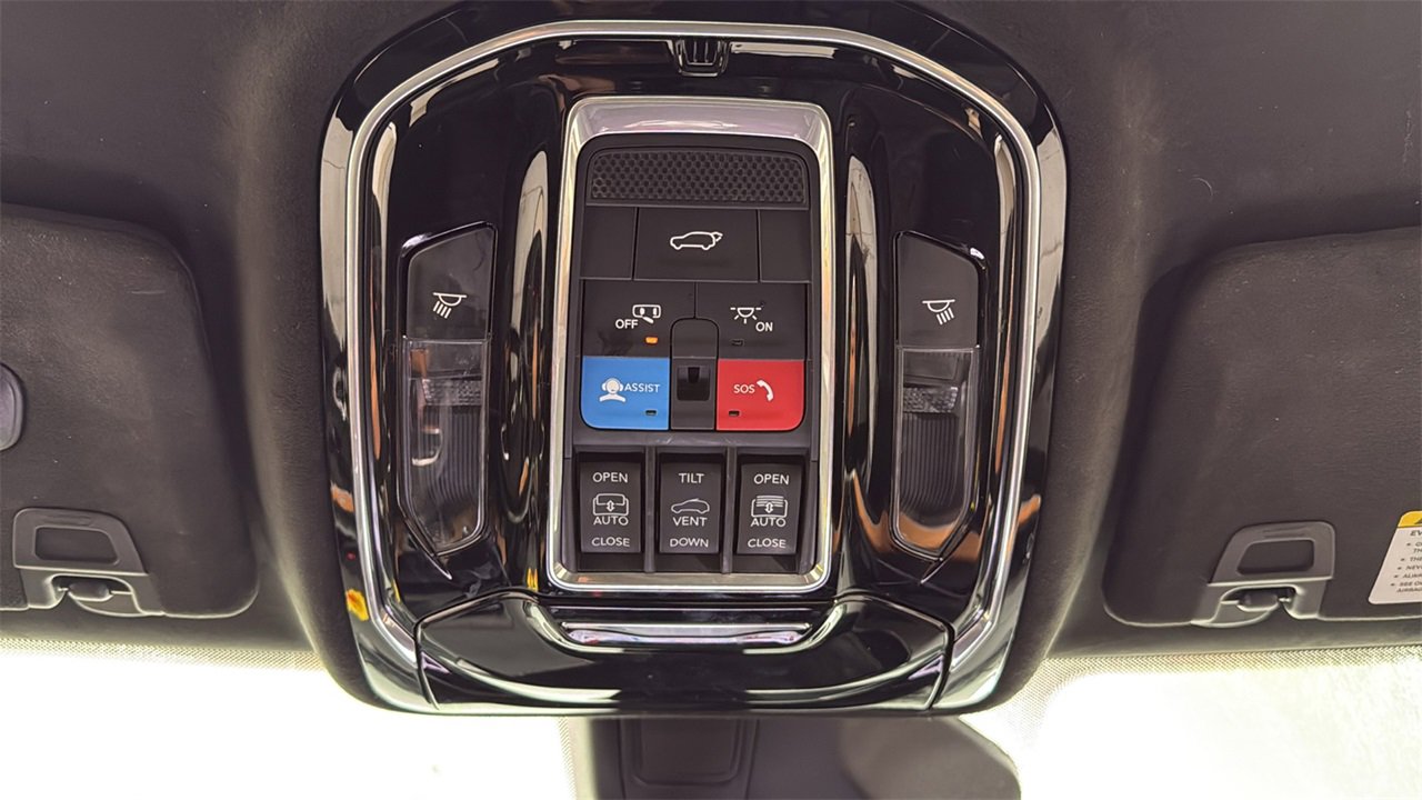 Used 2022 Jeep Grand Cherokee Summit image 11