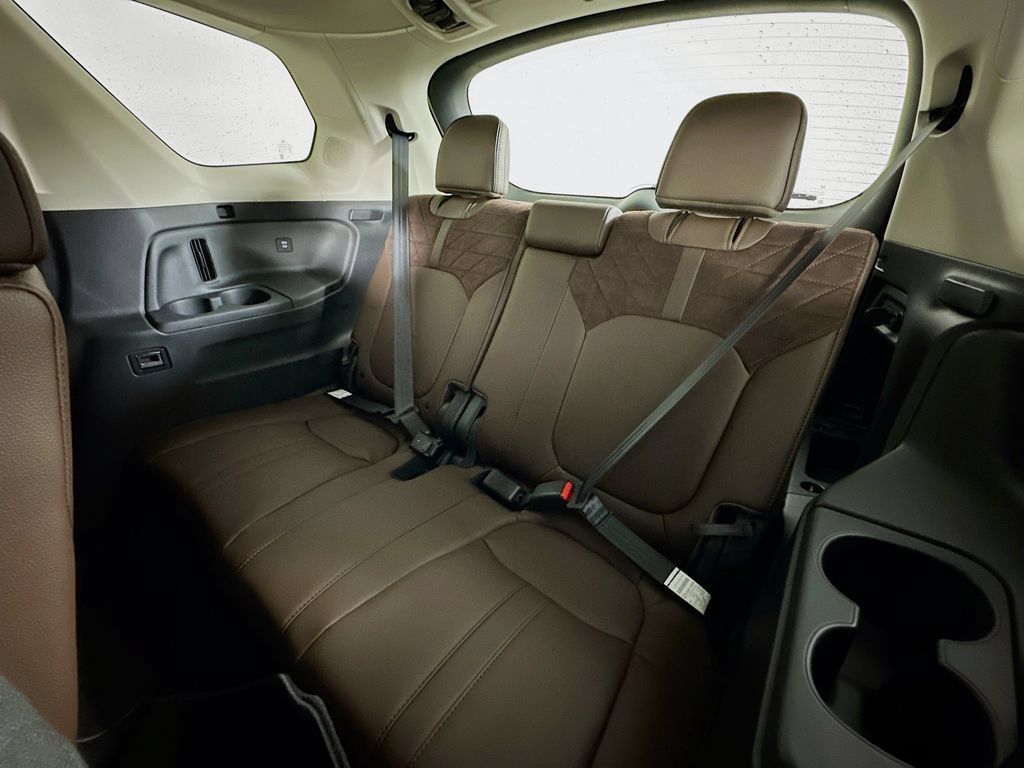 Used 2026 Honda Pilot Elite image 4