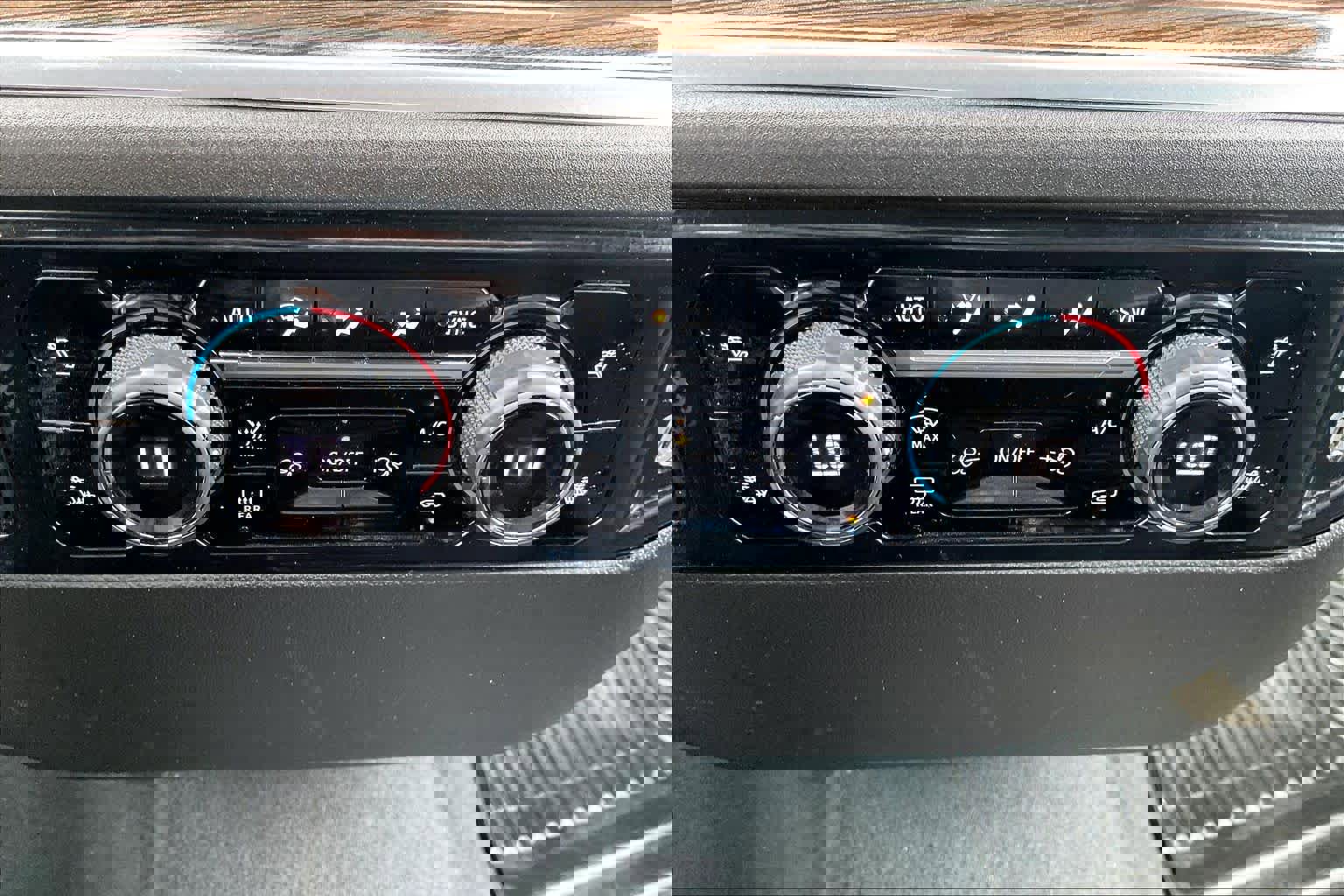 Used 2025 Chevrolet Silverado 1500 LT image 31