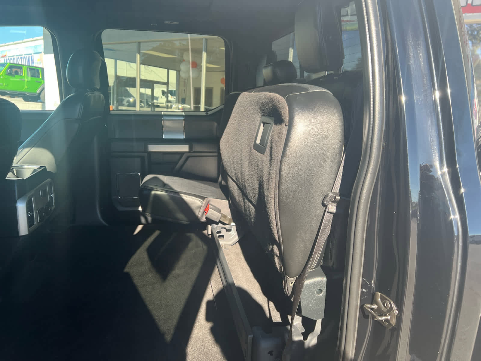 Used 2017 Ford F150 Lariat image 15