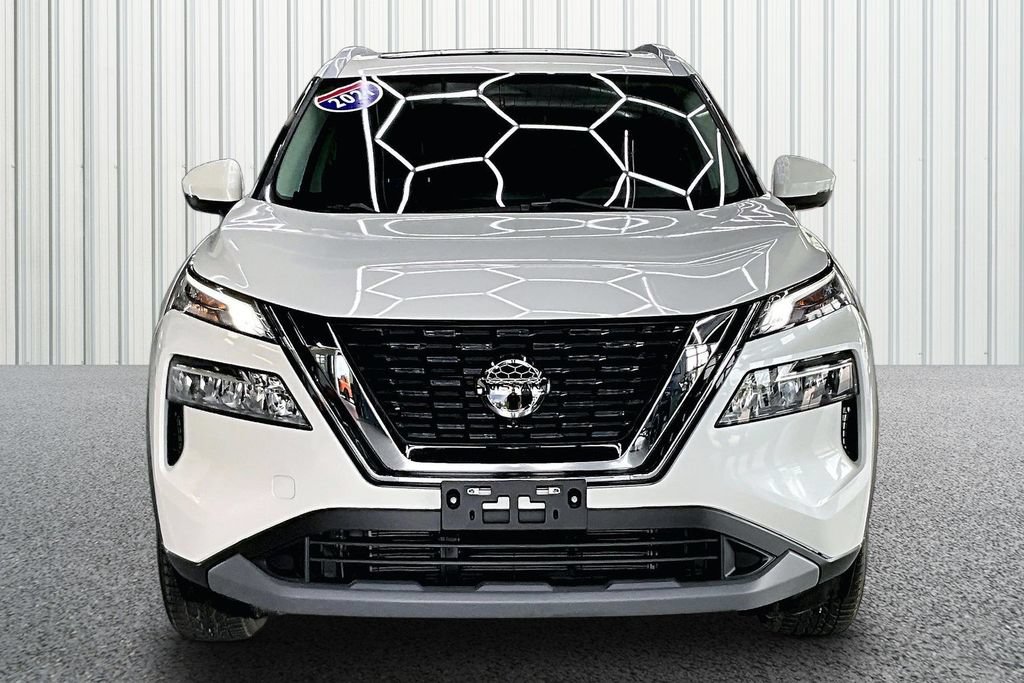 Used 2021 Nissan Rogue SV AWD/4WD image 2