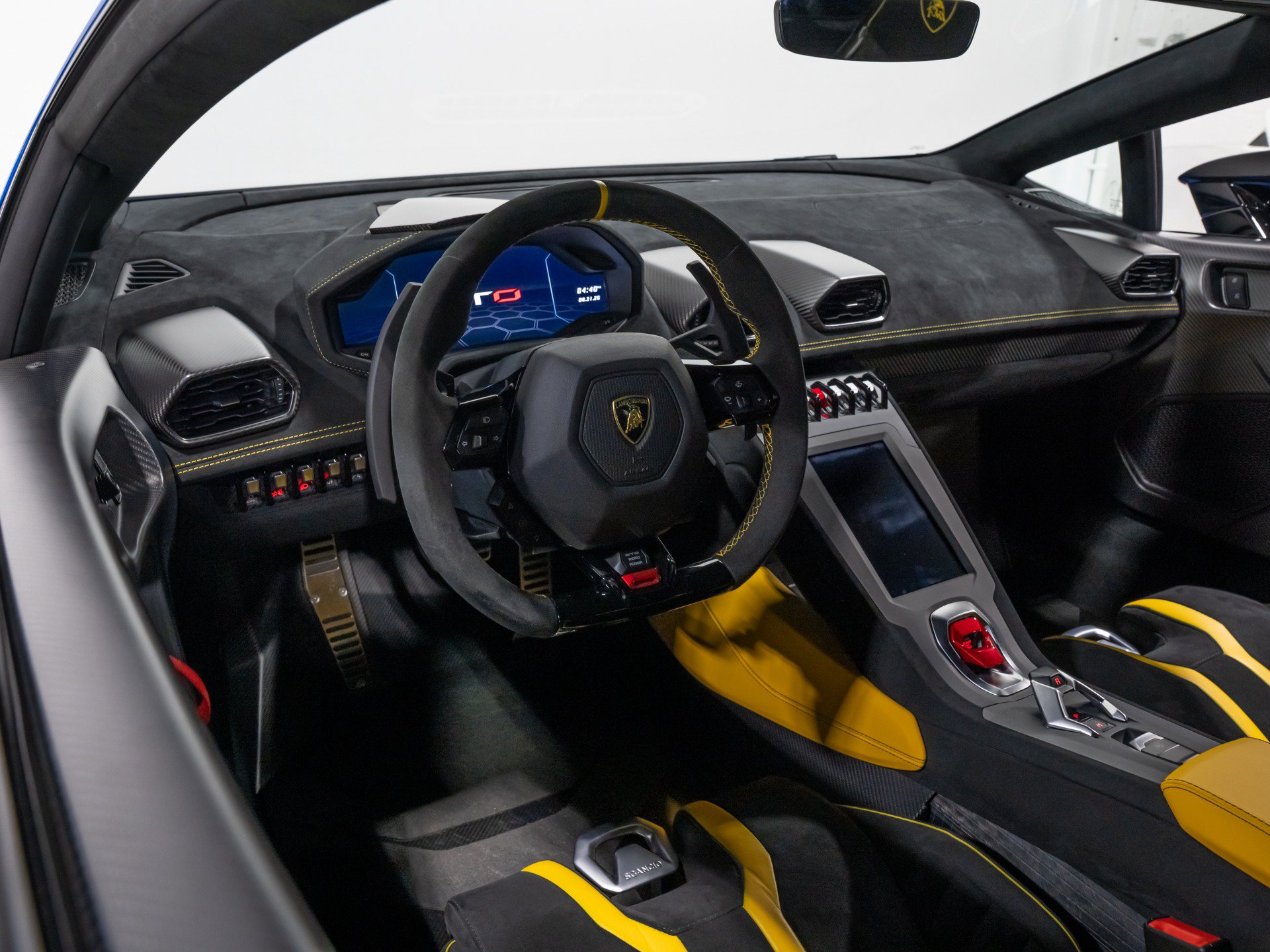 Used 2022 Lamborghini Huracan STO RWD image 45