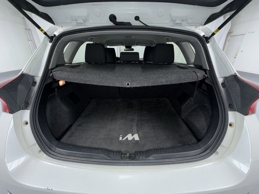 Used 2018 Toyota Corolla iM w/ Carpet Mat Package (TMS) image 16
