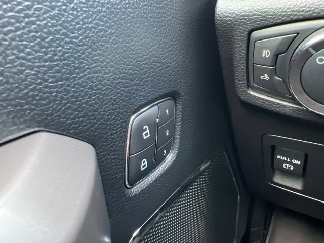 Used 2018 Ford F150 Lariat w/ Equipment Group 502A Luxury AWD/4WD image 28