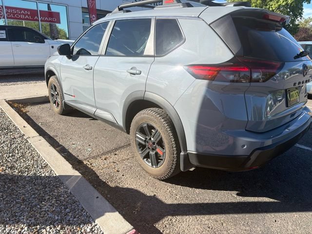 Used 2025 Nissan Rogue SV AWD/4WD image 20