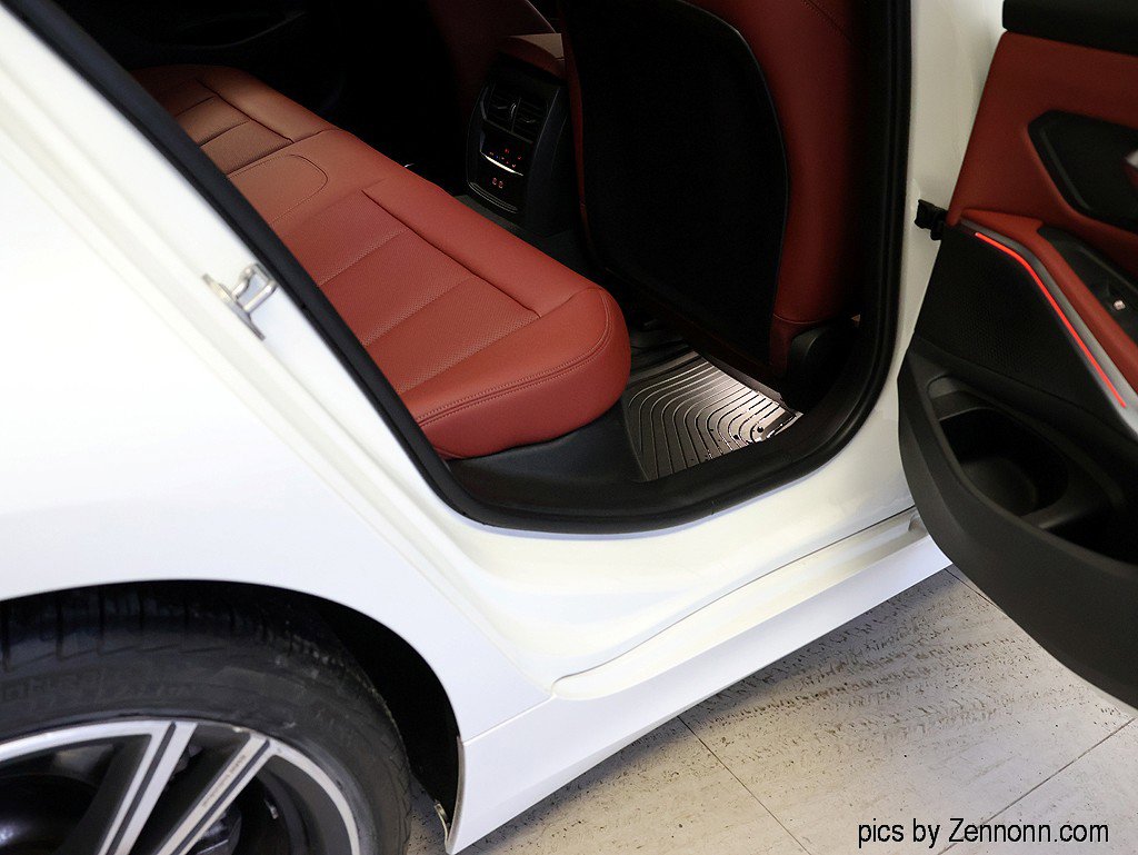 Certified 2024 BMW 330i xDrive Sedan w/ Convenience Package image 29