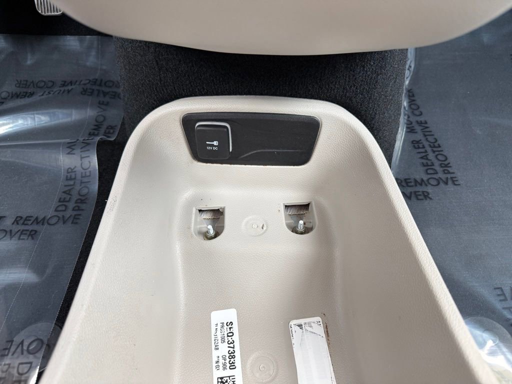 Used 2023 Chrysler Pacifica Touring-L FWD image 32
