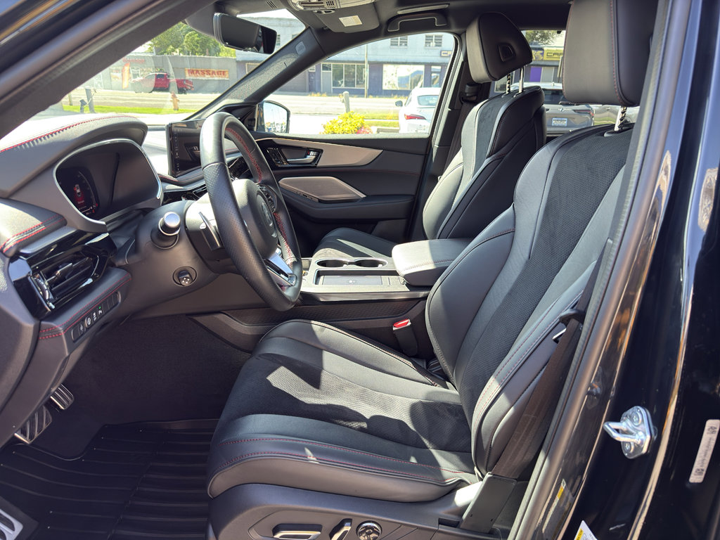 Used 2025 Acura MDX A-Spec image 11