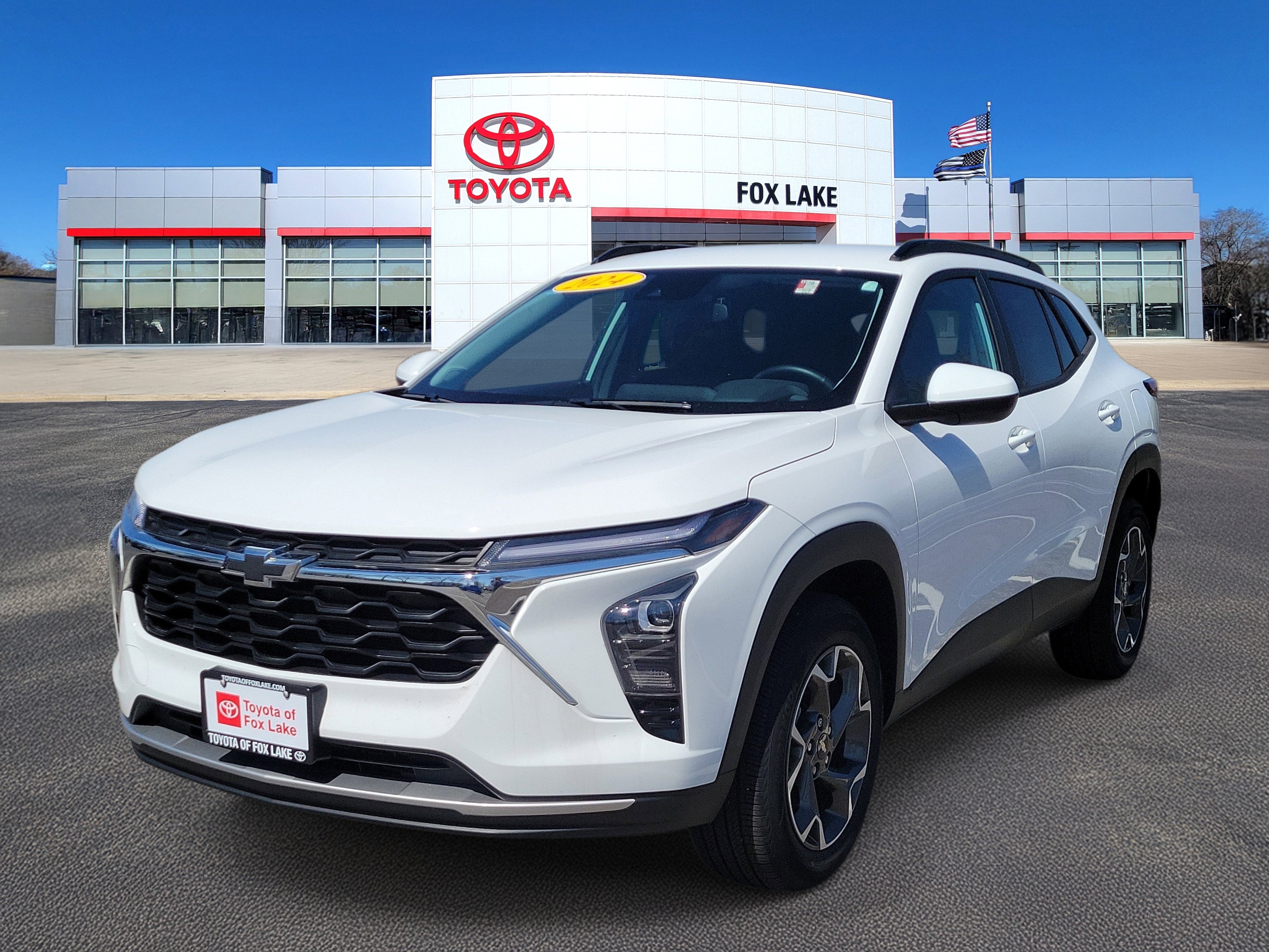 Used 2024 Chevrolet Trax LT w/ Driver Confidence Package FWD image 2