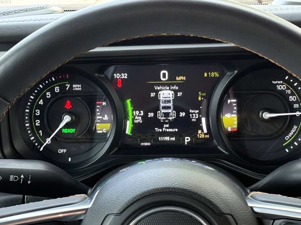 Used 2024 Jeep Wrangler Unlimited Sahara AWD/4WD image 16