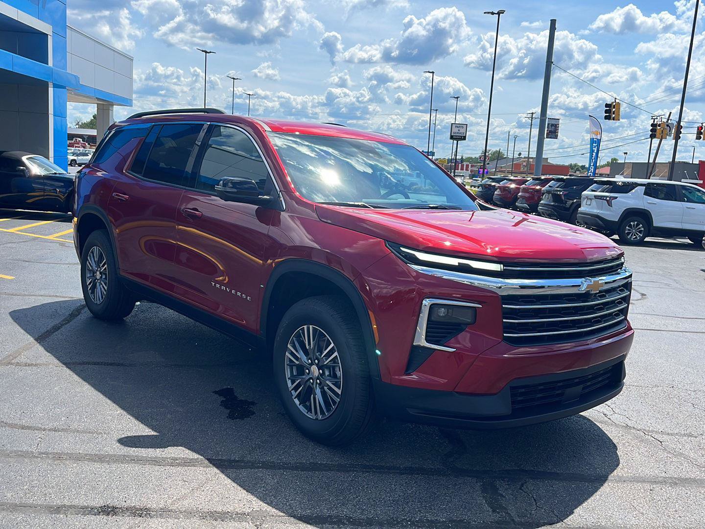 New 2026 Chevrolet Traverse LT w/ Driver Confidence Package AWD/4WD image 7