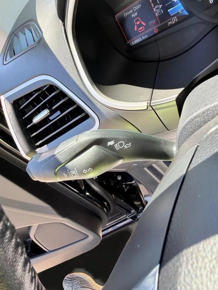 Used 2020 Ford Edge SEL AWD/4WD image 17