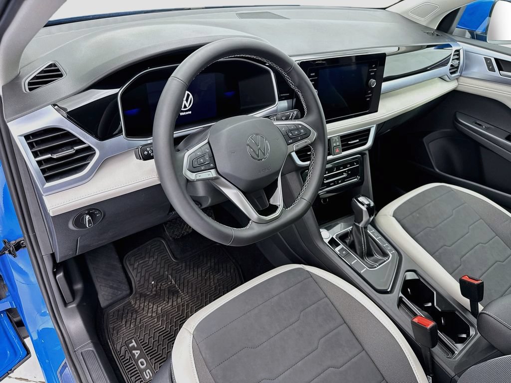 New 2026 Volkswagen Taos SE FWD image 9