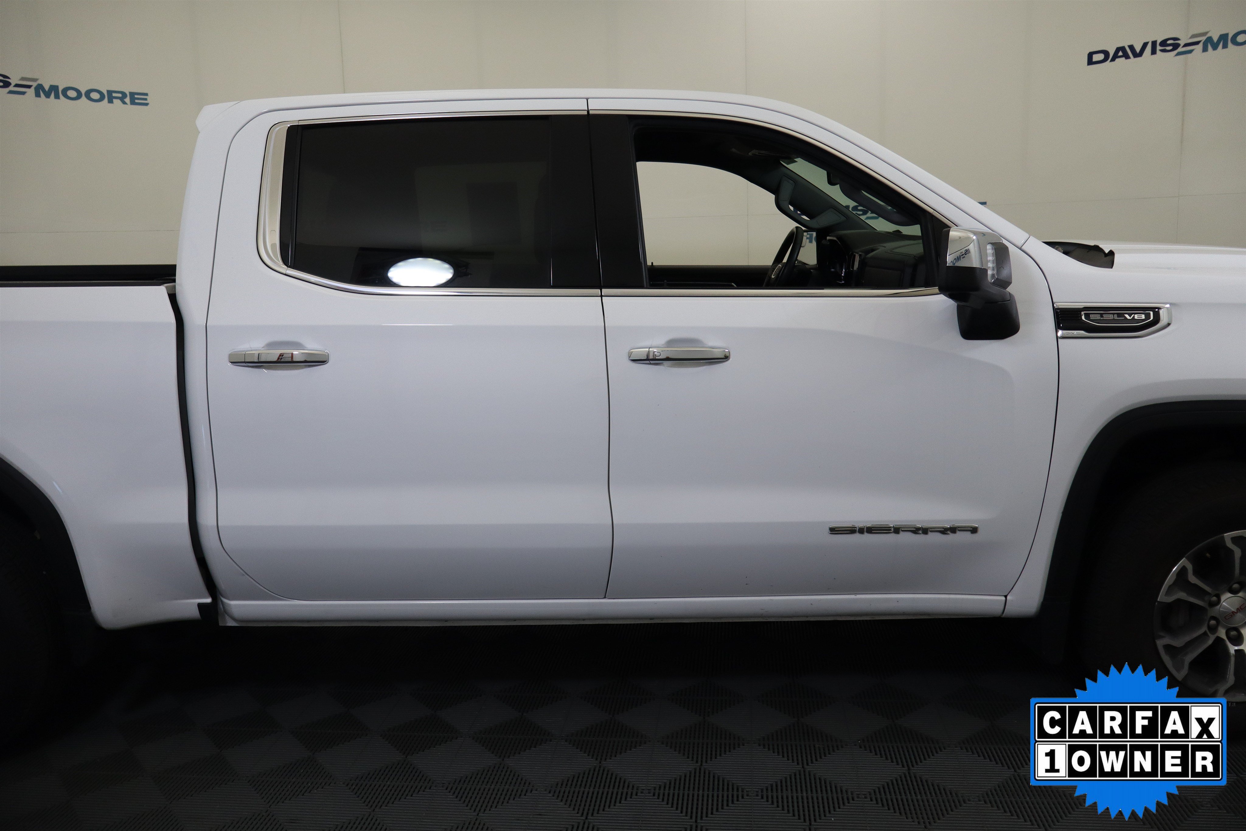 Used 2025 GMC Sierra 1500 SLT AWD/4WD image 5