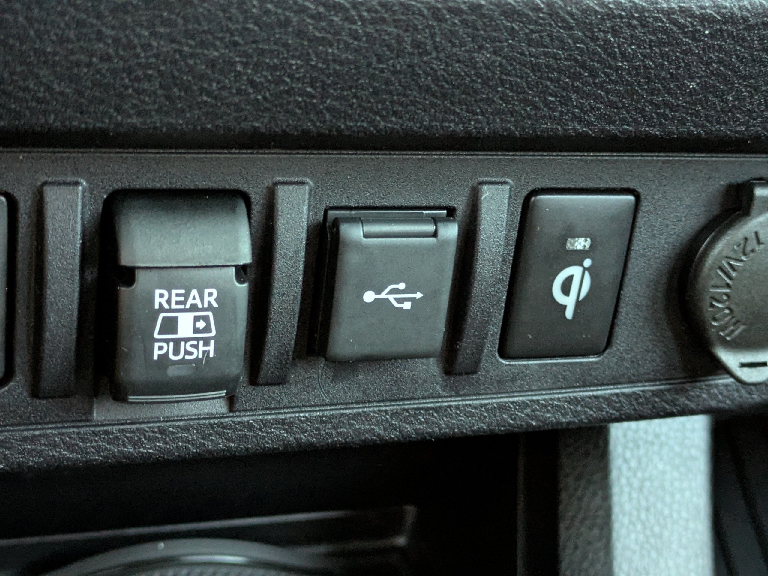 Used 2022 Toyota Tacoma TRD Off-Road w/ Technology Package AWD/4WD image 22