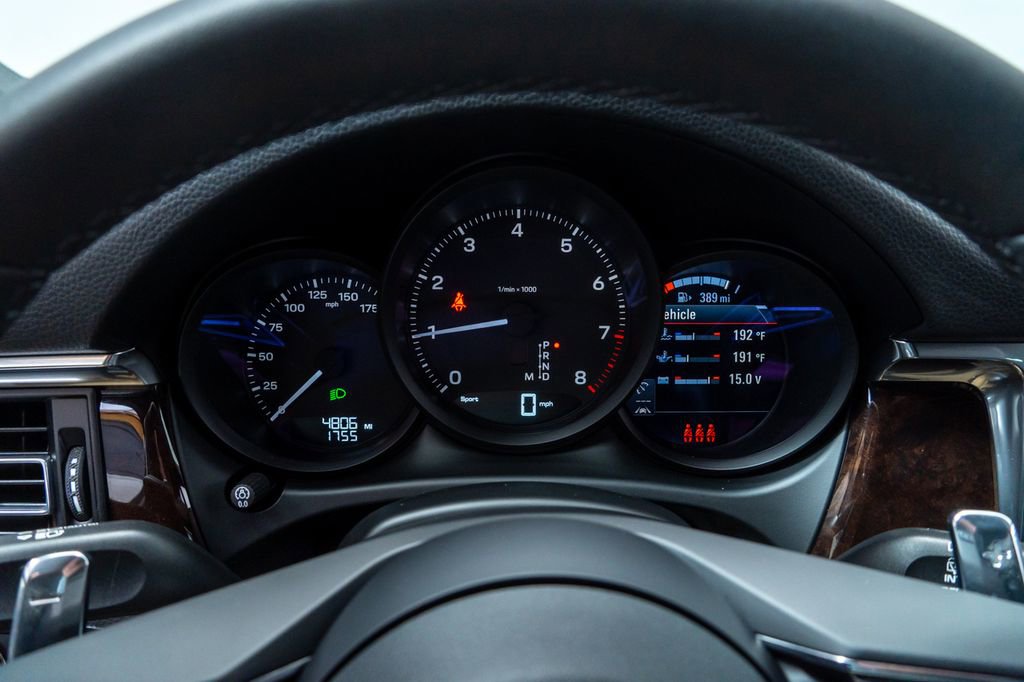 Certified 2026 Porsche Macan image 15