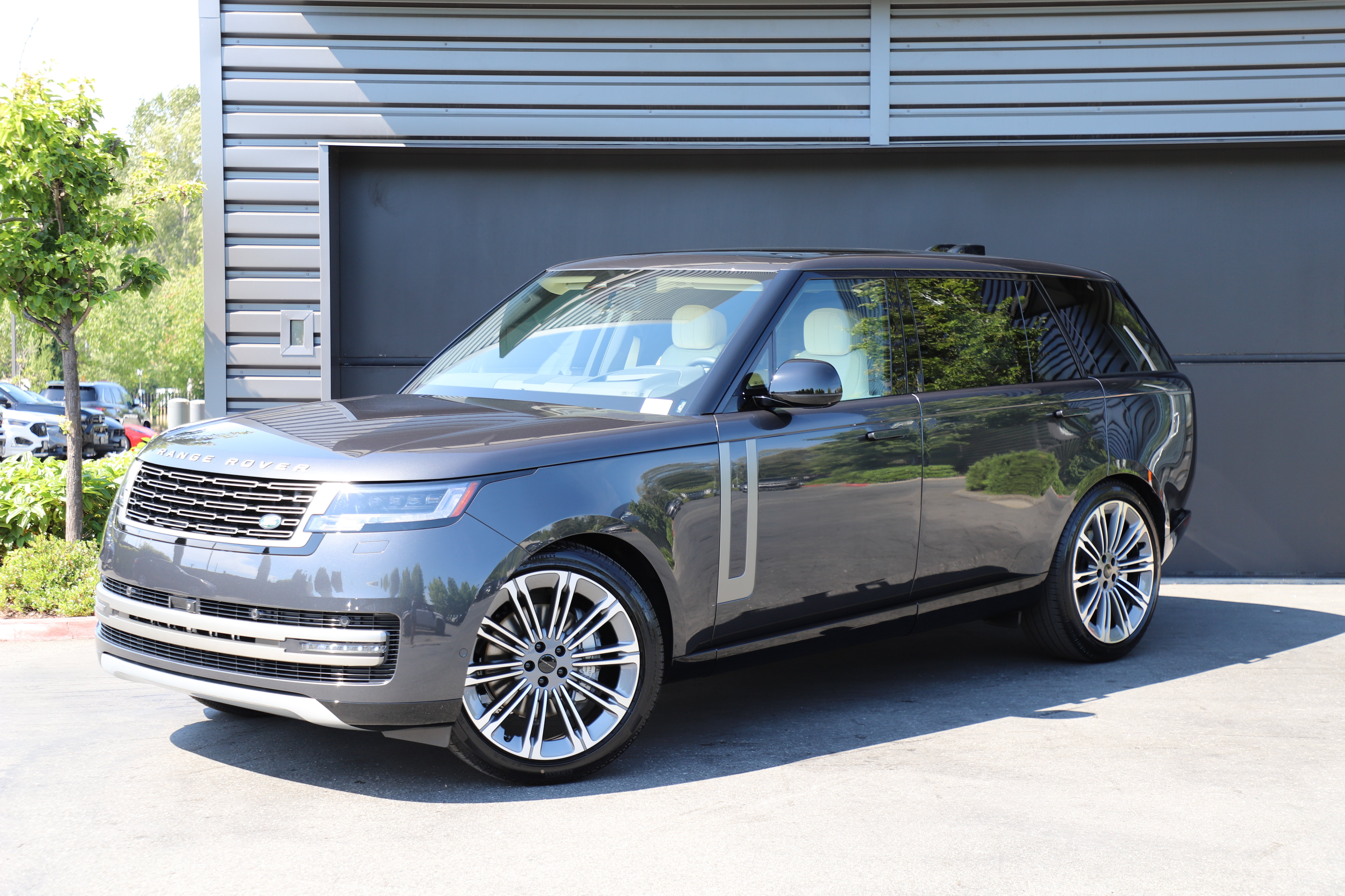 New 2026 Land Rover Range Rover Long Wheelbase SE