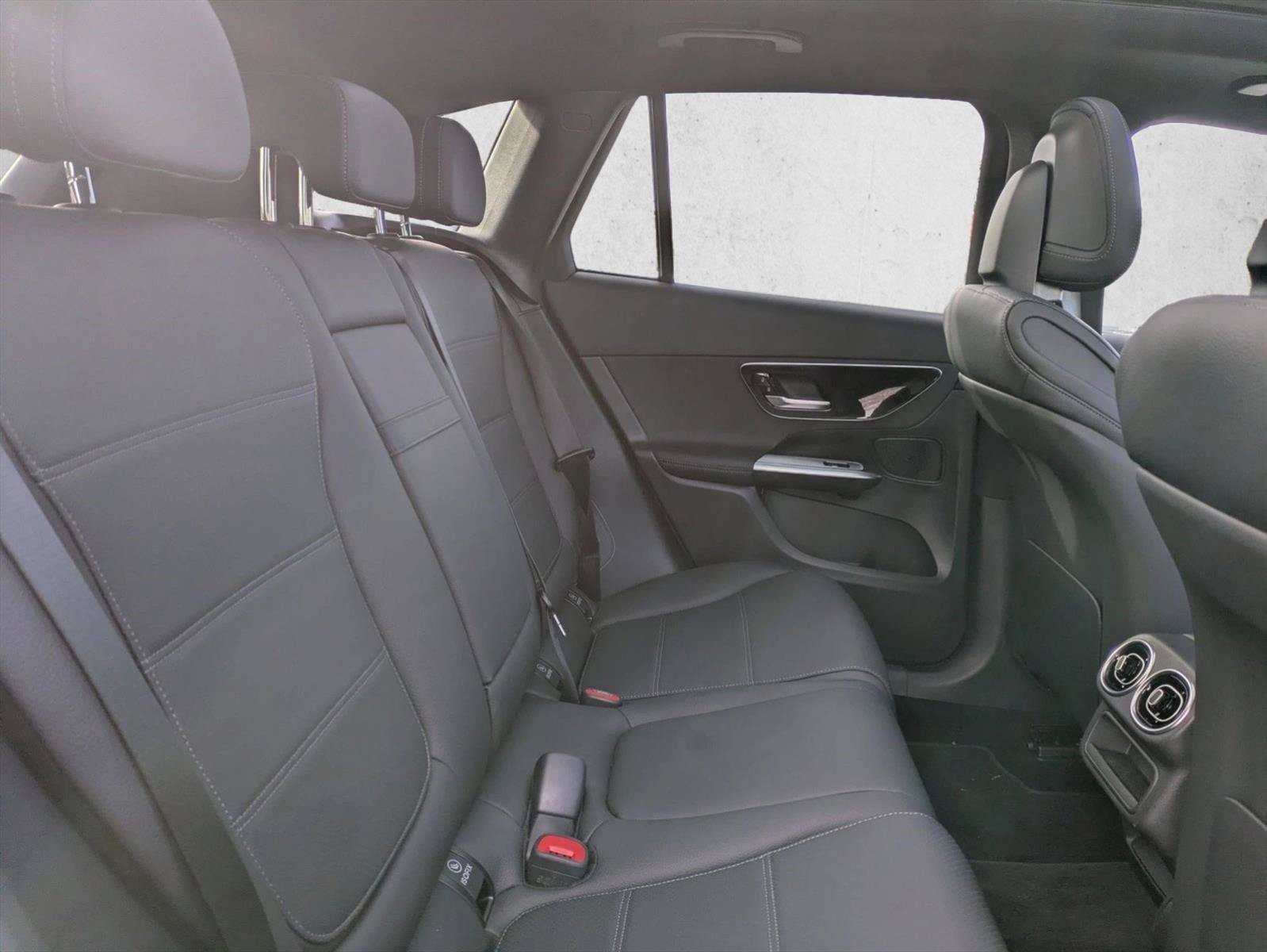 New 2026 Mercedes-Benz GLC 300 4MATIC image 24