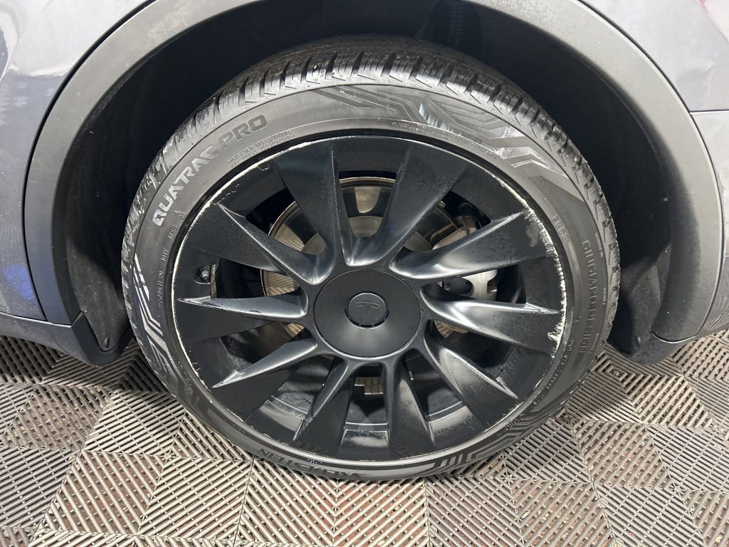 Used 2021 Tesla Model Y Long Range image 30