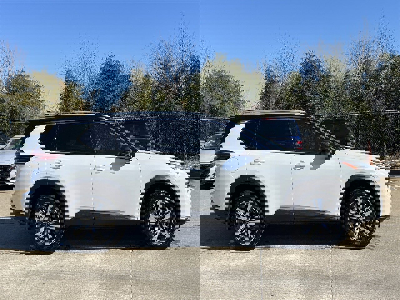 Certified 2025 Nissan Rogue SL w/ Tech Package image 3