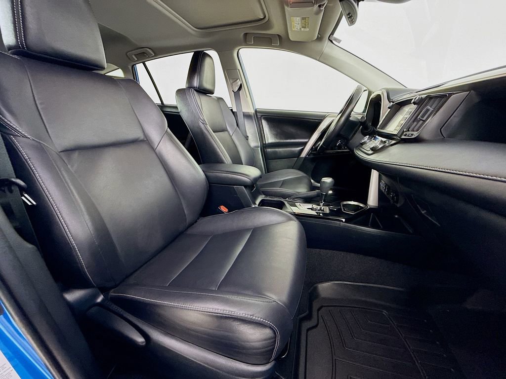 Certified 2018 Toyota RAV4 Limited w/ Advanced Technology Package image 31