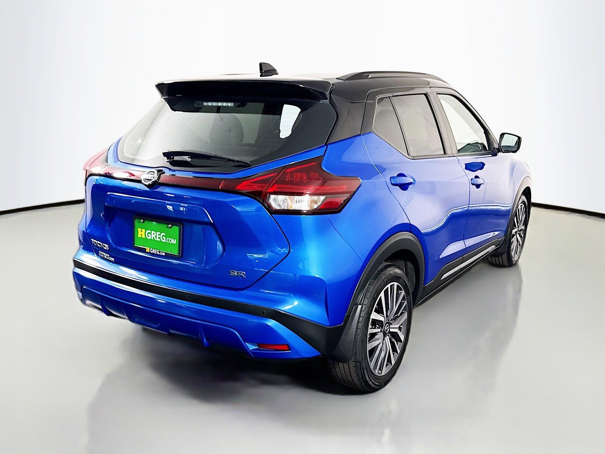 Used 2021 Nissan Kicks SR FWD image 10