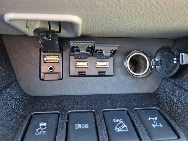 Used 2019 Toyota Highlander XLE AWD/4WD image 23