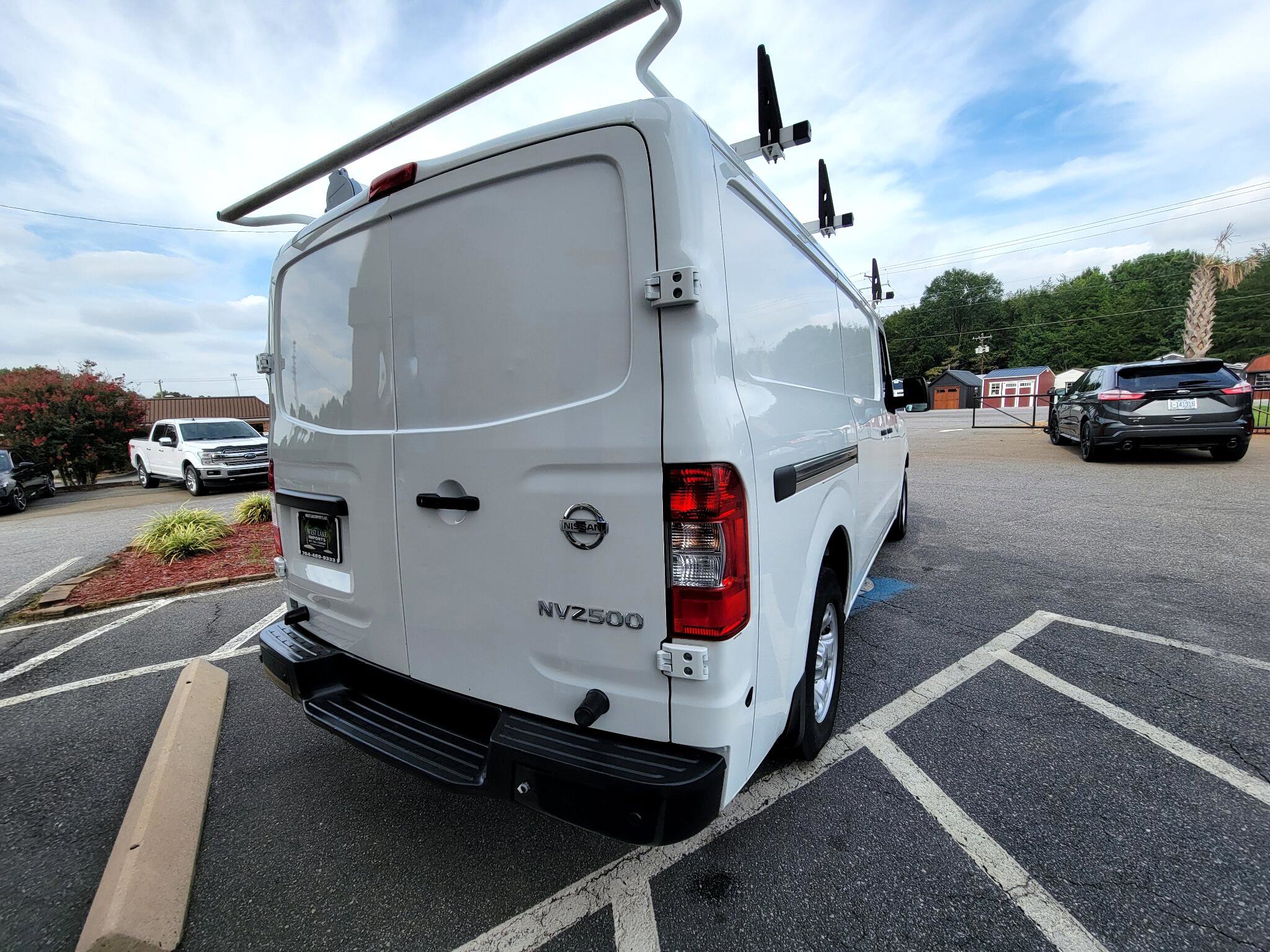 Used 2020 Nissan NV 2500 SV image 14