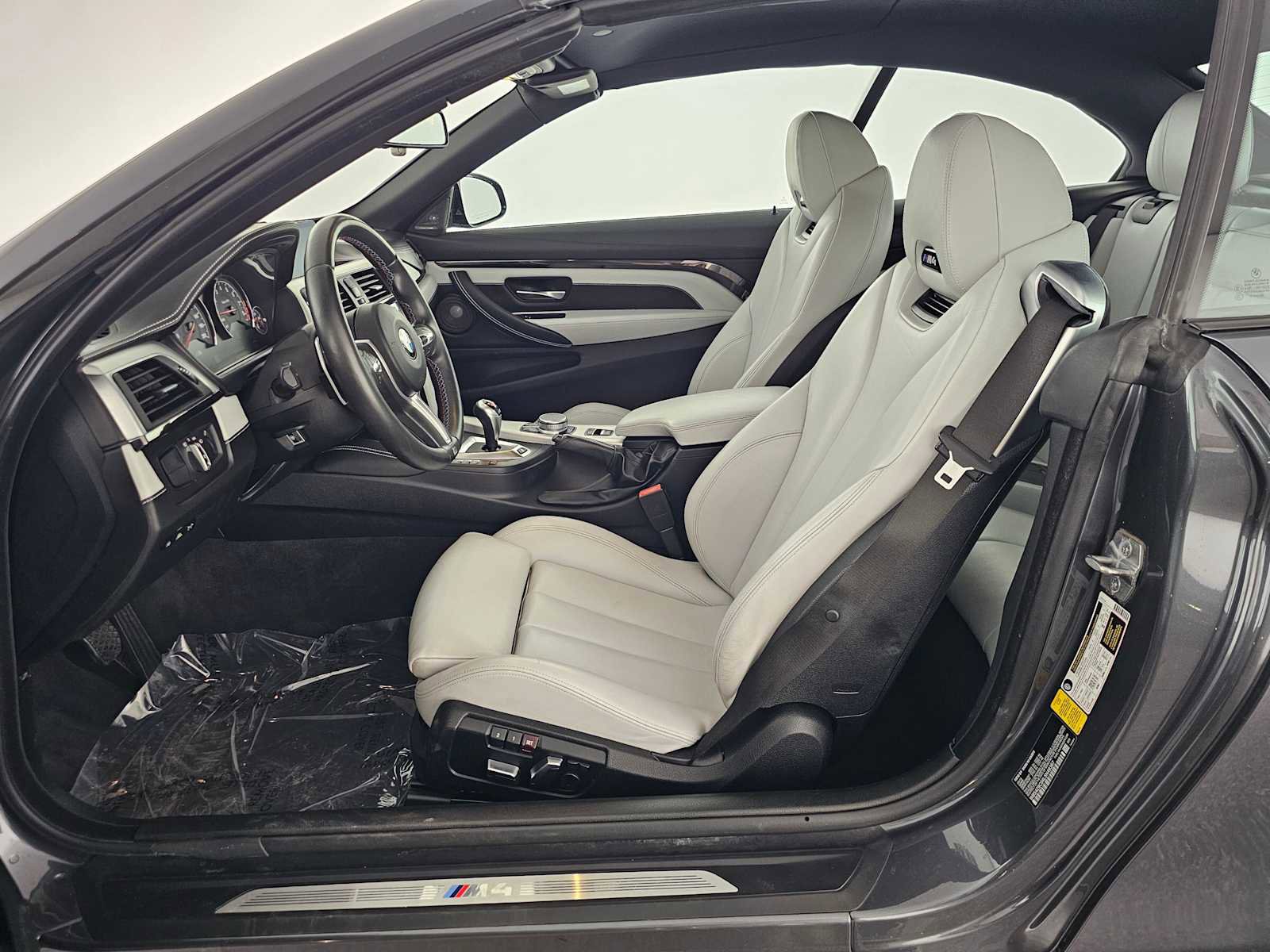 Used 2020 BMW M4 Convertible w/ M Driver's Package image 16