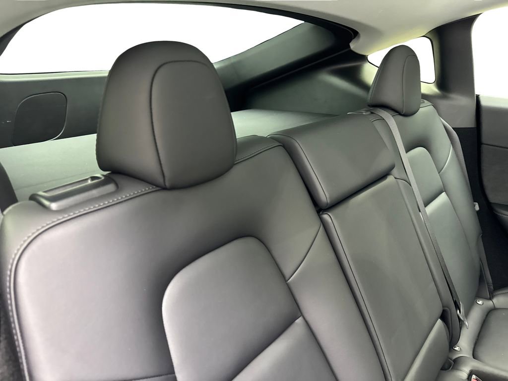 Used 2024 Tesla Model Y Long Range image 40