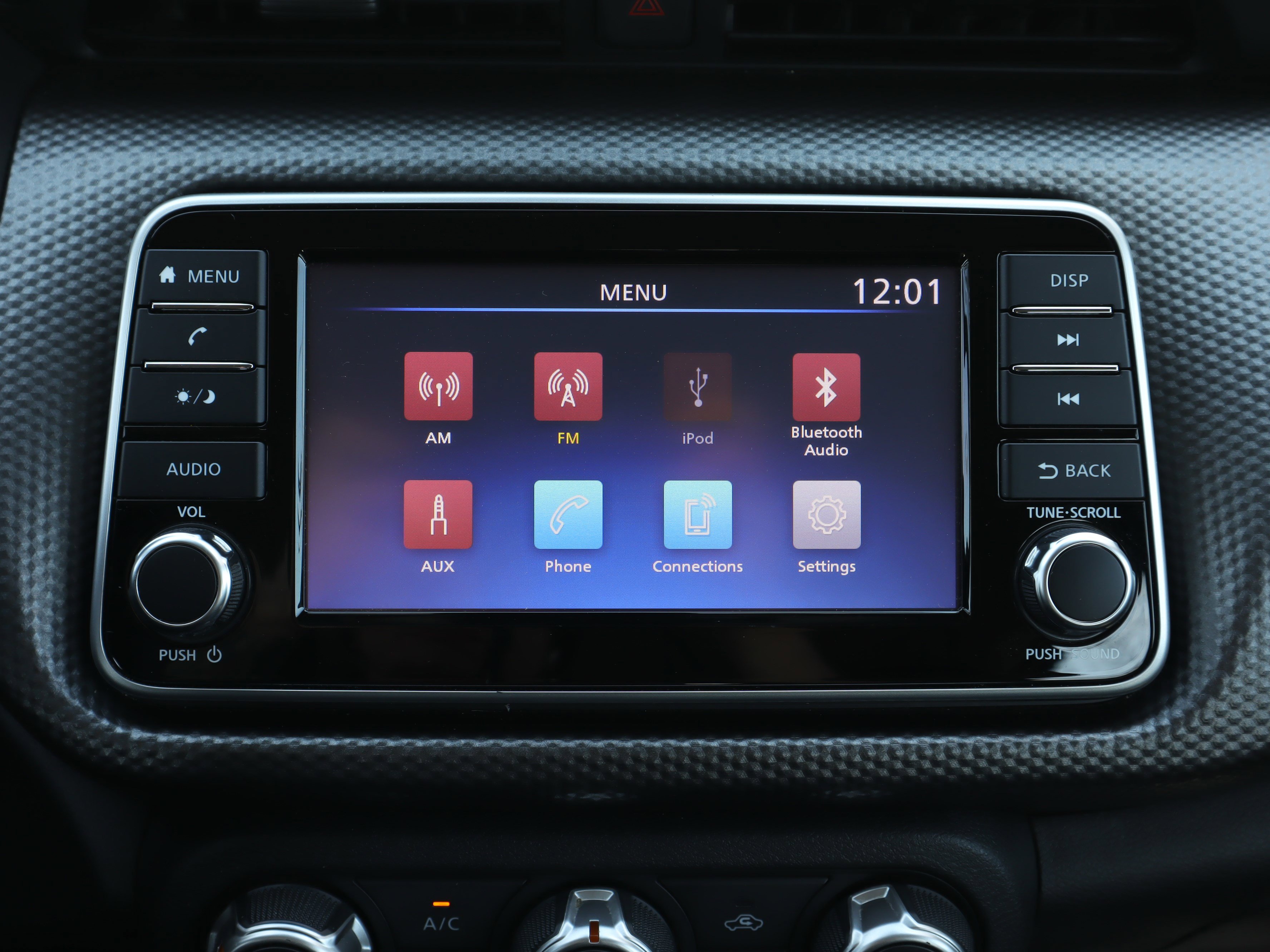 Used 2020 Nissan Kicks S image 10