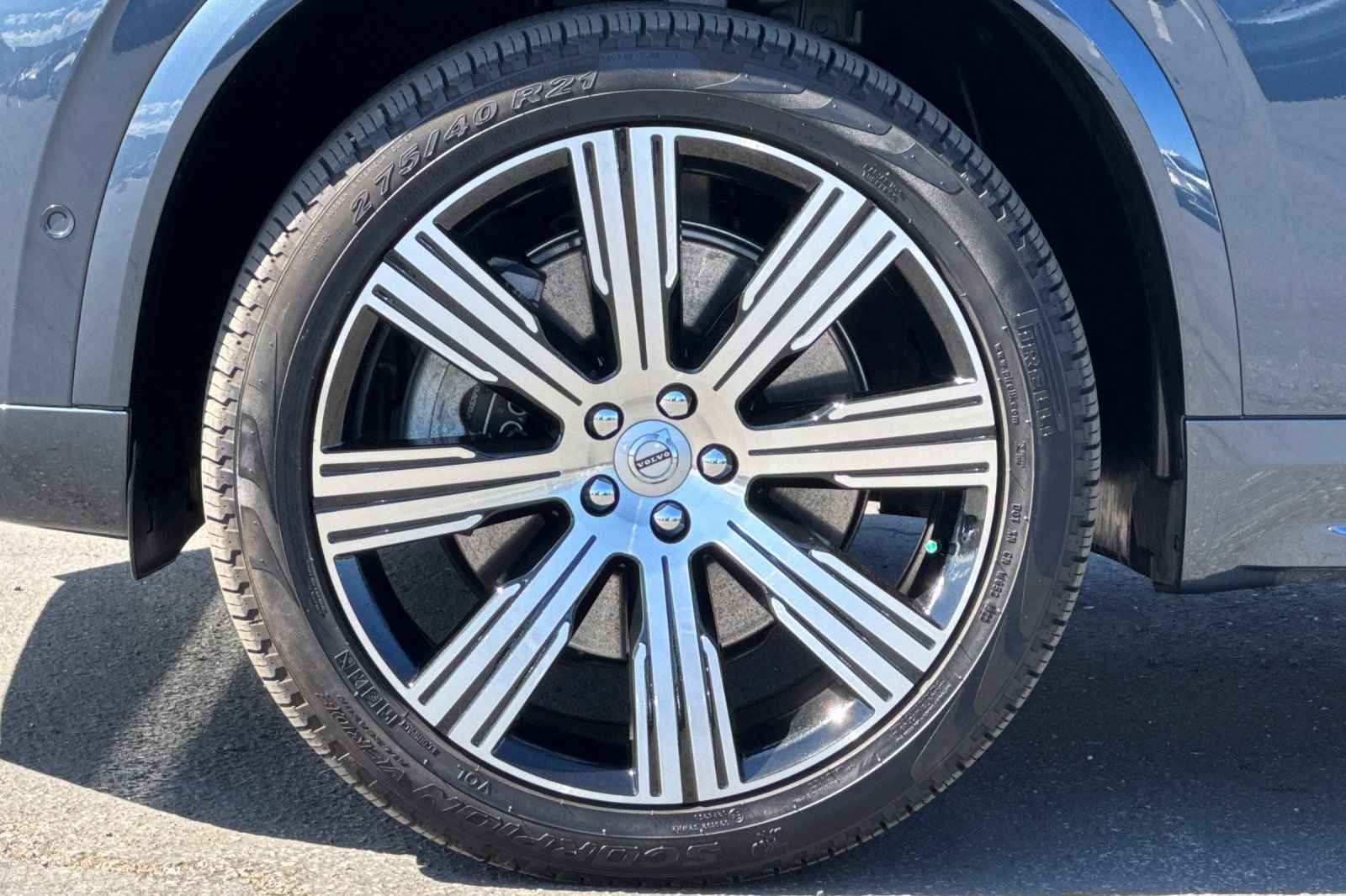 Used 2023 Volvo XC90 T8 Plus image 12